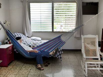 El poeta nicarag&uuml;ense Ernesto Cardenal, en su casa de Managua el pasado agosto.