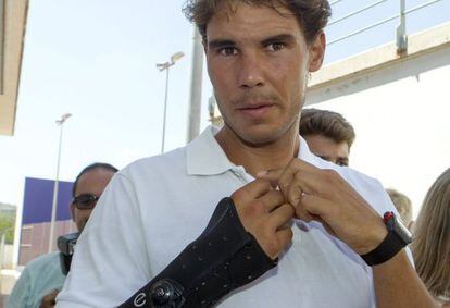 Rafael Nadal, en una imagen de archivo con la férula que le protegía la muñeca