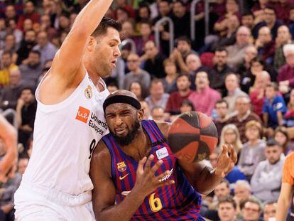 Felipe Reyes y Singleton, en el clásico.