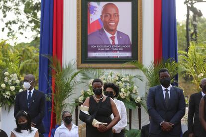 La primera dama Martine Moise durante un servicio conmemorativo de su difunto esposo, el presidente Jovenel Moïse, en el Museo Nacional del Panteón, en Puerto Príncipe (Haití), el 21 de julio de 2021.