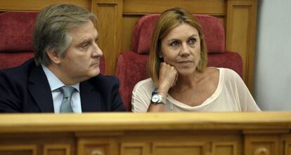 María Dolores de Cospedal y el portavoz del PP en las Cortes de Castilla-La Mancha, Francisco Cañizares.
