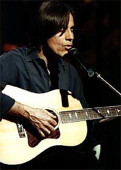 Jackson Browne, en una actuación en 1999.