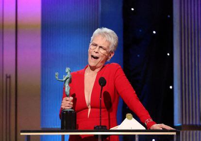 Jamie Lee Curtis, con el galardón a actriz secundaria del sindicato de actores.