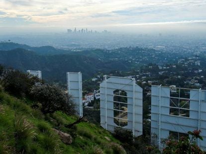 La ciudad de Los Ángeles, vista desde el cartel de Hollywood. 