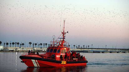 Una de las lanchas de Salvamento Marítimo.