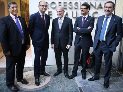 Los rectores de las universidades p&uacute;blicas valencianas en un acto de la Sociedad Econ&oacute;mica de Amigos del Pa&iacute;s.