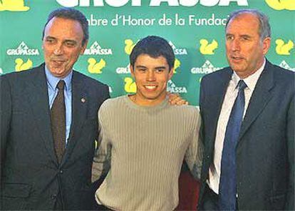 Saviola, entre Gaspart y Rexach el día de su presentación.