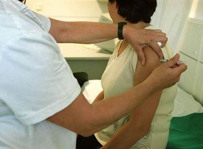 El Ministerio de Sanidad recomienda visitar el centro de vacunación al menos un mes antes de viajar