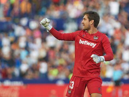 Aitor Fernández, ante el Barça.