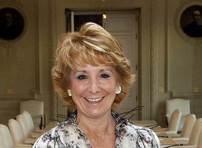 La presidenta de la Comunidad de Madrid, Esperanza Aguirre, en la sala de reuniones del Consejo de Gobierno el pasado viernes.