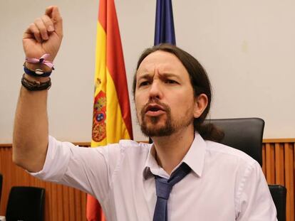  El secretario general de Podemos, Pablo Iglesias, durante la rueda de prensa en el Congreso.