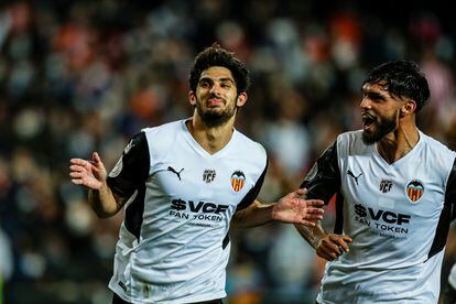 Guedes celebra el gol de la victoria del Valencia y del pase a la final de la Copa.