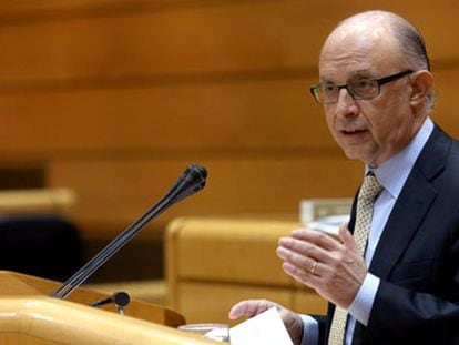 El ministro de Hacienda, Cristóbal Montoro, en el Senado.