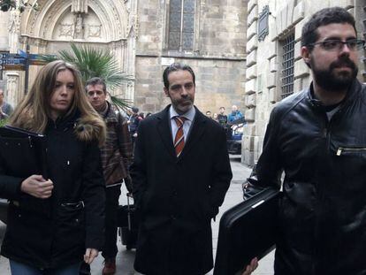 Antoni Molons llega al Palau de la Generalitat.