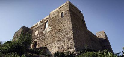 Castillo de Forna en L´Atzúvia (Alicante), declarado Bien de Interés Cultural.