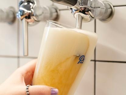 Cerveza sin filtrar en un bar de Madrid.