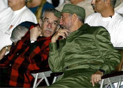 El Nobel Gabriel García Márquez y Fidel Castro, en un acto celebrado en Cuba en noviembre de 2002.