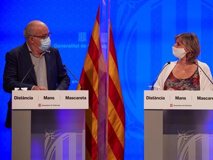 Los 'consellers' de Educación, Josep Bargalló, y de Salud, Alba Vergés, durante la rueda de prensa.