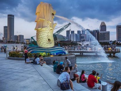 La escultura de el Merlion, en Marina Bay, uno de los iconos de Singapur. 
 