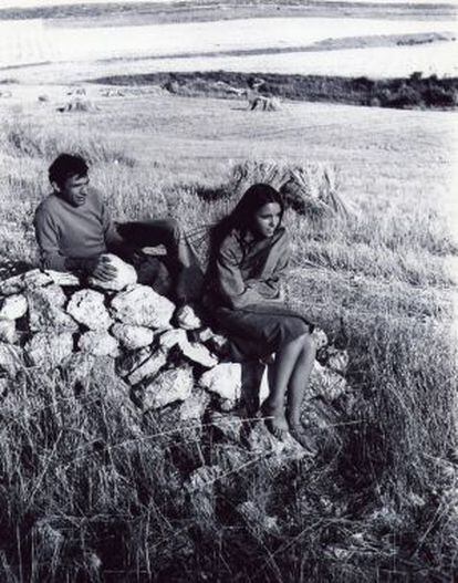 Ana Bel&eacute;n y Miguel Narros en Segovia en 1967.