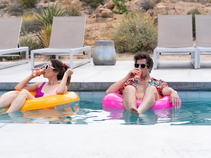 Un instante de Palm Springs, comedia con Andy Samberg y Cristin Milioti y uno de los platos fuertes del festival Americana en Madrid.