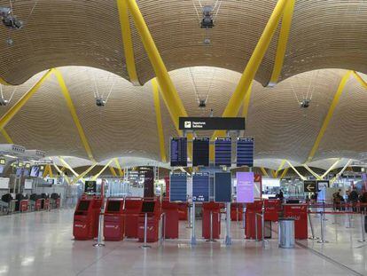 Zona de facturación de la T4 del aeropuerto madrileño de Barajas. 
 