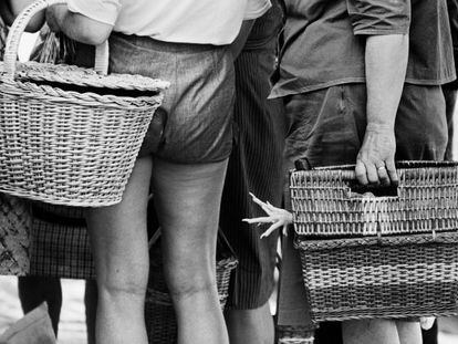 Pata que quiere tocar pierna, Banyoles, Girona (1966).