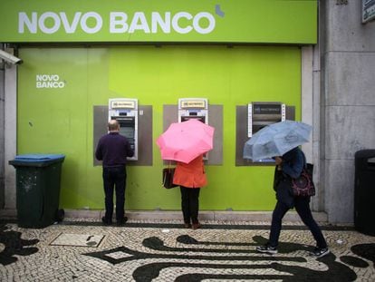 Una oficina del banco luso Novo Banco en Lisboa. 