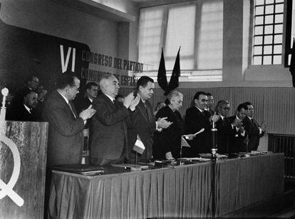 Dirigentes del Partido Comunista de Espa&ntilde;a, en el VI congreso del partido en la Fundaci&oacute;n Pablo Iglesias de Madrid.