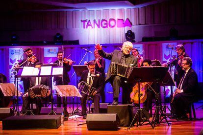 El maestro Osvaldo Piro abri&oacute; el juego de Tango BA con un bandone&oacute;n de Troilo.