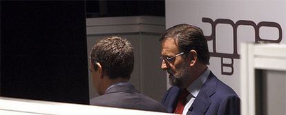 José Luis Rodríguez Zapatero (a la izquierda) y Mariano Rajoy, el pasado lunes antes de iniciarse el debate.