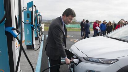 Punto de recarga ultrarrápida para vehículos eléctricos en Lopidana (Álava).