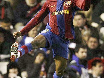 Eto'o celebra un gol del Barça.