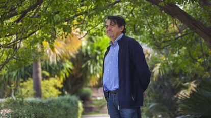L'escriptor Martí Domínguez al Jardí Botànic de València.