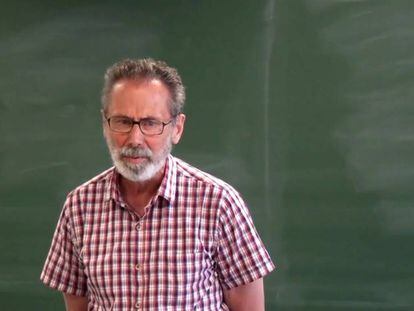 El matemático francés Yves Meyer, durante una charla.