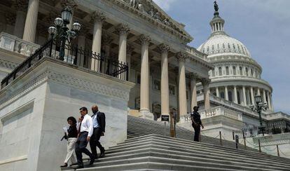 Miembros del Congreso abandonan el Capitolio para disfrutar de las vacaciones de verano.
