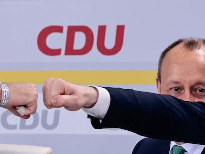 El nuevo líder de la CDU, Friedrich Merz, tras ser ratificado como presidente del partido en un congreso virtual retransmitido desde la sede del partido en Berlín.
