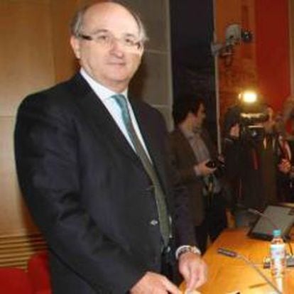 Antonio Brufau, presidente de Repsol, en la rueda de prensa posterior a la expropiación de YPF