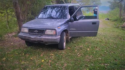 Los cuerpos de las víctimas fueron encontrados dentro de un vehículo una vereda de Mercaderes, Cauca (Colombia), este martes.