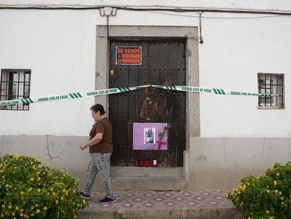 Cartel en recuerdo de Juana en Pozoblanco, en Córdoba, en la casa en la que vivía, este miércoles 9 de agosto de 2023.