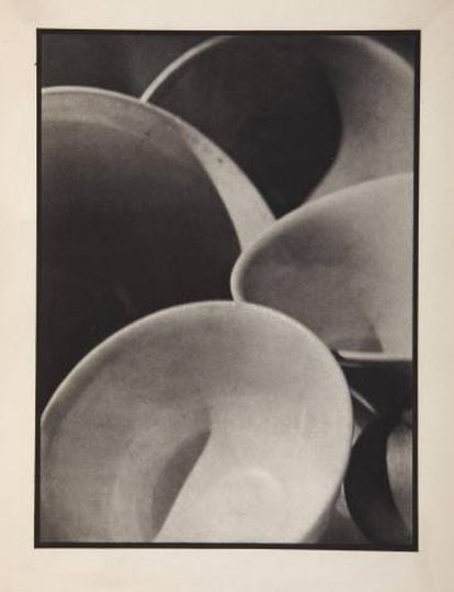 Fotografía 'Cuencos' (1915-1917), de Paul Strand.