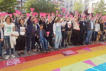 Concentraci&oacute;n en Madrid contra la represi&oacute;n de homosexuales en Chechenia. 