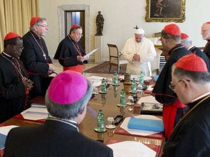 El Papa con los obispos del 'G-8'.