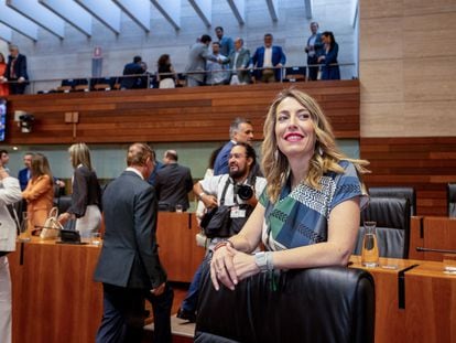 La nueva presidenta de la Junta de Extremadura, María Guardiola, este viernes en la Asamblea extremeña.