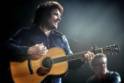 Jeff Tweedy, líder de Wilco, durante su actuación en el festival.