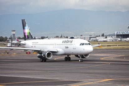 Un avión en las pistas del Aeropuerto Internacional de Ciudad de México.