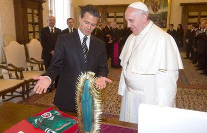 Pe&ntilde;a Nieto con Francisco, este s&aacute;bado en el Vaticano.