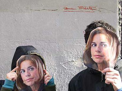 Miembros de Ana Botella Crew, tras una acción en la calle.