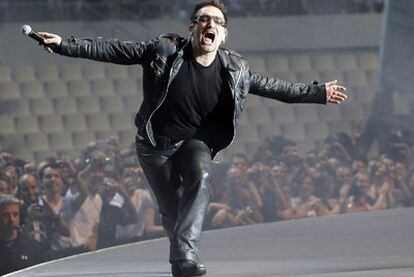 Bono, durante su actuación en La Cartuja de Sevilla.