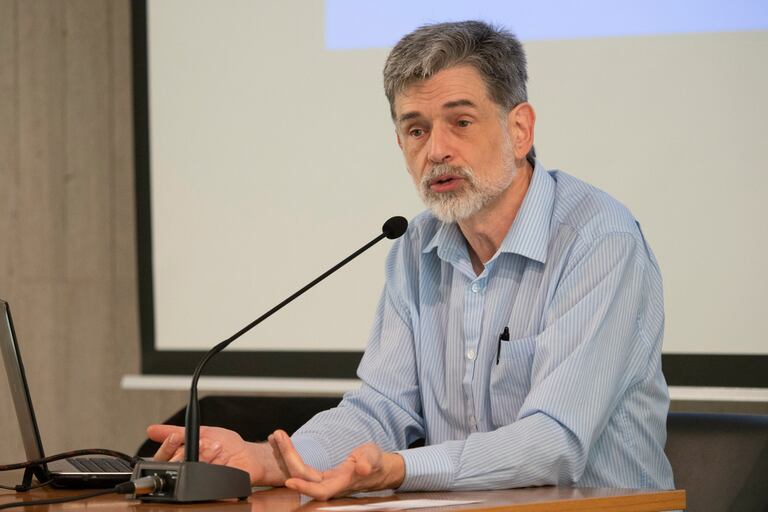 El pediatra Carlos González en noviembre de 2018 en La Palma. / FUNDACIÓN CAJA CANARIAS